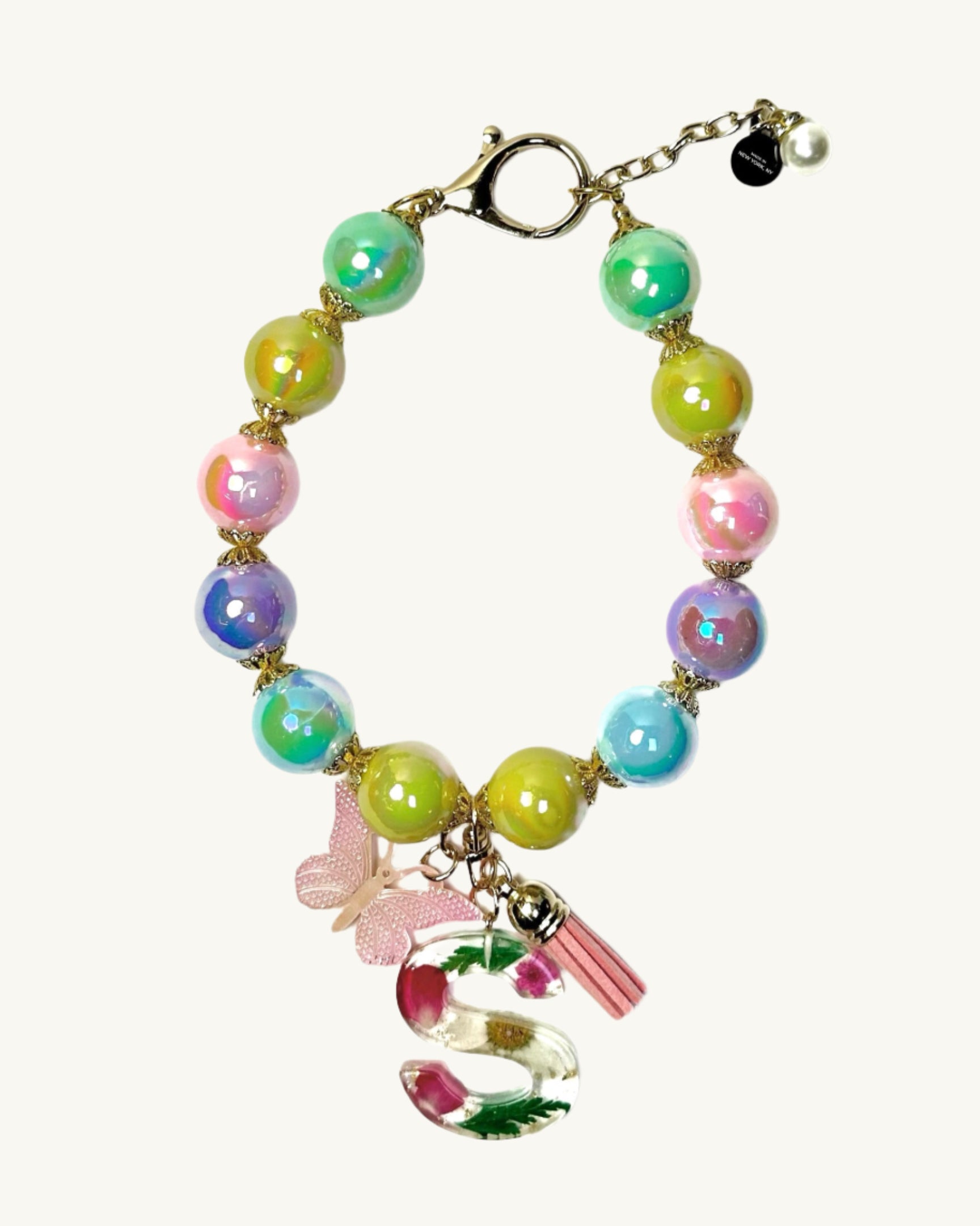 Luxury handmade pet necklaces by The Haus Royale—featuring elegant, pet-safe designs with pearls, beads, and premium materials. Perfect for stylish dogs and special occasions.